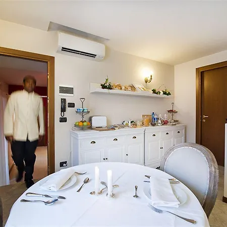 Residenza Giacomo Puccini Frühstückspension 3*