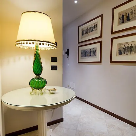 Residenza Giacomo Puccini Alojamento de Acomodação e Pequeno-almoço 3*