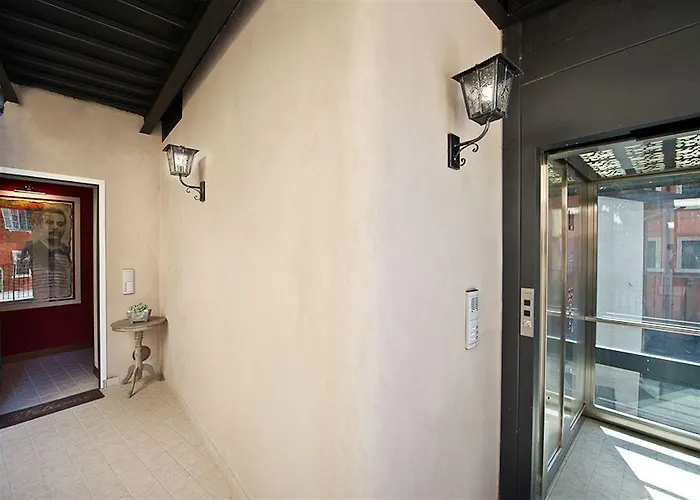 Residenza Giacomo Puccini Nocleg ze śniadaniem 3*